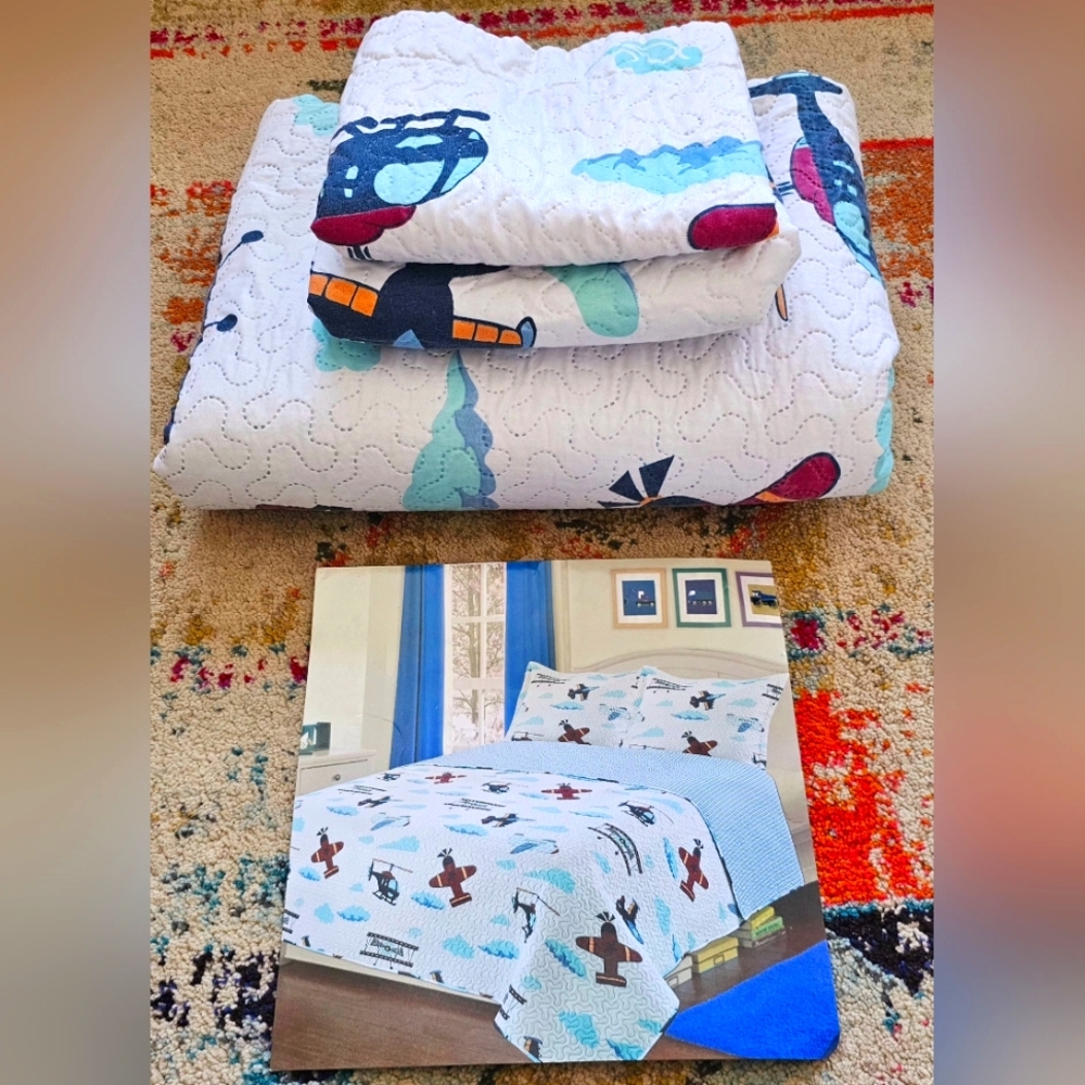 Light Blue Airplane Print thin quilt Set